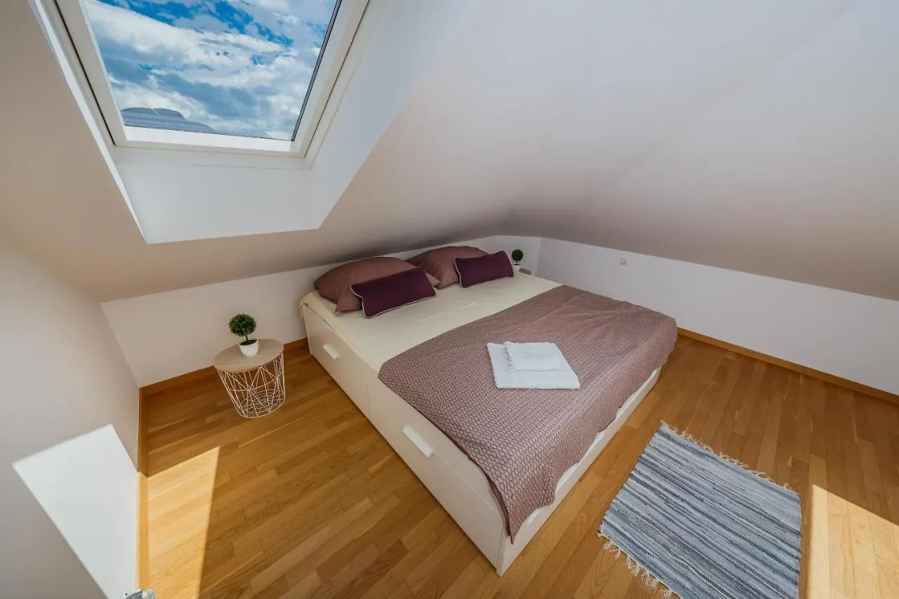 Apartament Angels II **** Kaštela